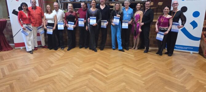 3 x Platz 1 im Discofox für Roland und Renate 3 x Platz 1 im Discofox für Roland und Renate